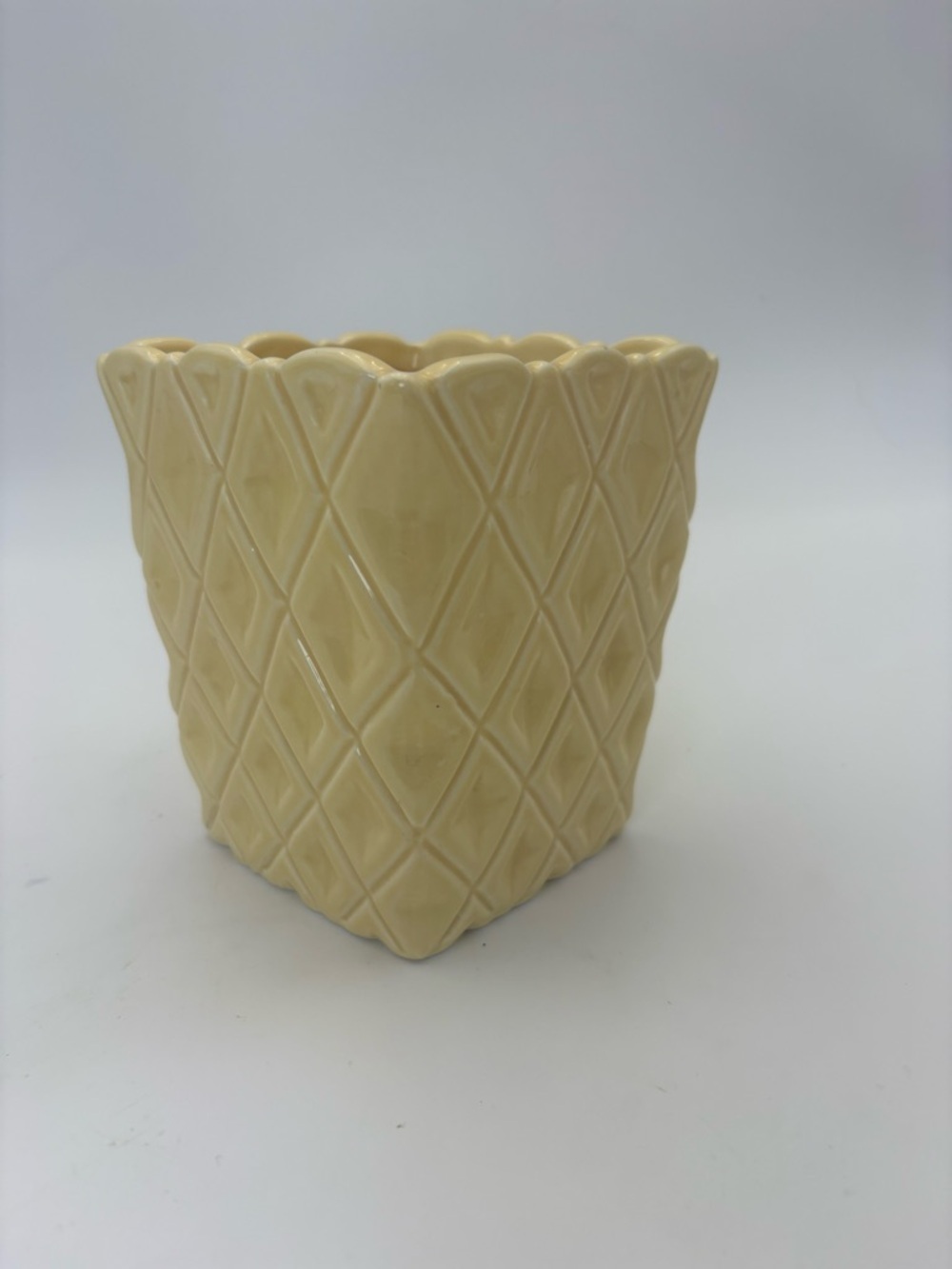 Vintage Textured Ceramic Planter in Yellow - Perfect for Spring and Summer - Picture 6 of 14